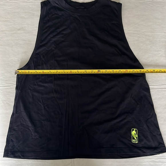 LULULEMON Women’s Classic Black Tank with NBA Logo Size 8/10 - Picture 10 of 11